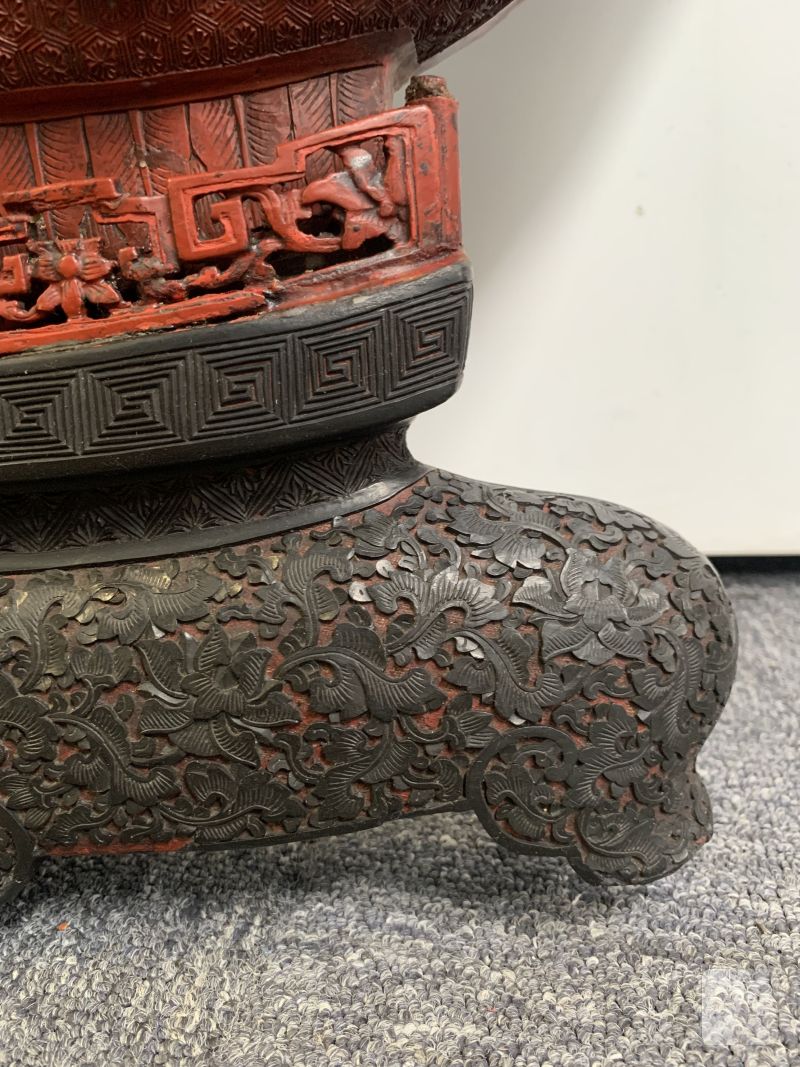 清中期 剔彩嵌珐琅吉庆八宝纹花篮形璧屏一对 - 图17